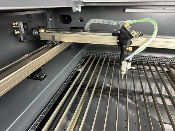 Produkcja maszyn laserowych CO2 - poradniki