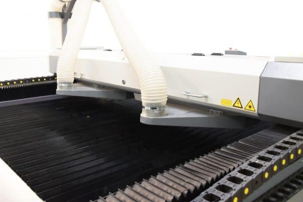 Maszyna laserowa z otwartym łóżkiem