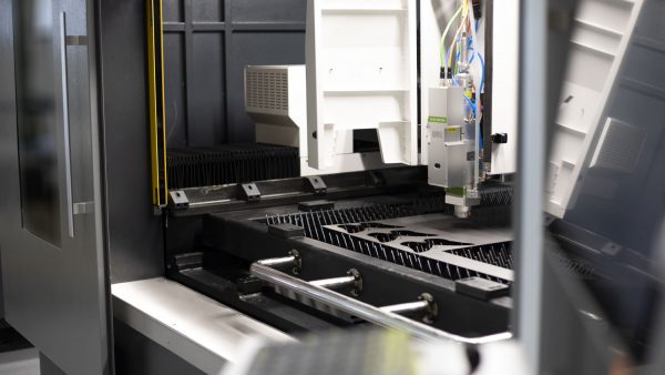 Metalowe łóżko robocze do wycinarki laserowej
